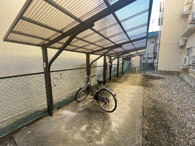 杁中カジウラマンション 駐車場