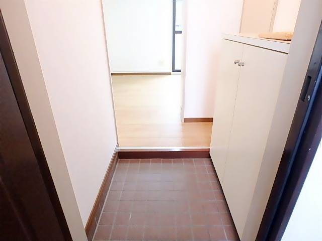 明和マンション 玄関