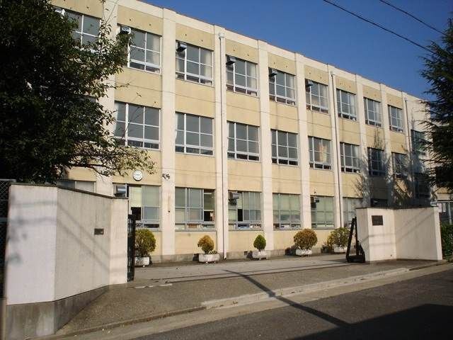 ヴィラ・カレッジ3 市立川名中学校