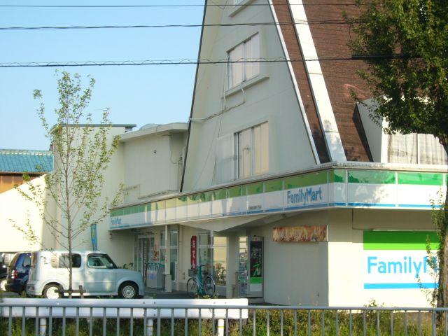 都ハイツ ファミリーマート