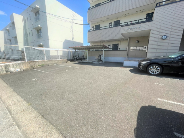エスポワール一社 駐車場