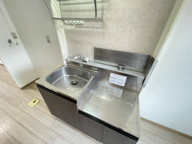 サンビレッヂ平和が丘　ＥＡＳＴ キッチン
