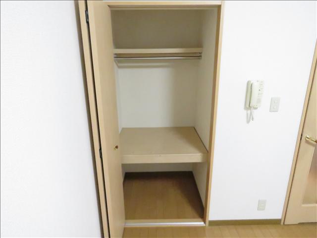 ラフィネ四ツ谷 収納