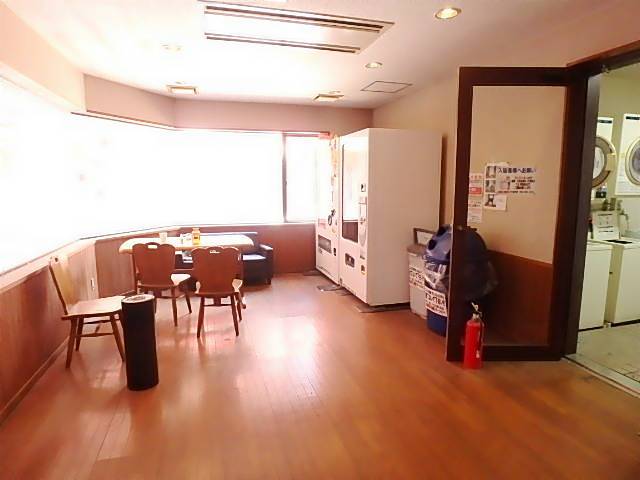 ＥＳＰＡＣＥ　Ａ ロビー