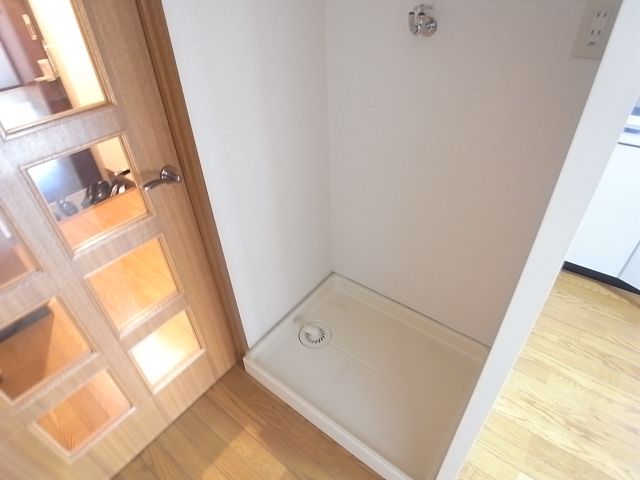 グロリアス本山 室内洗濯機置場