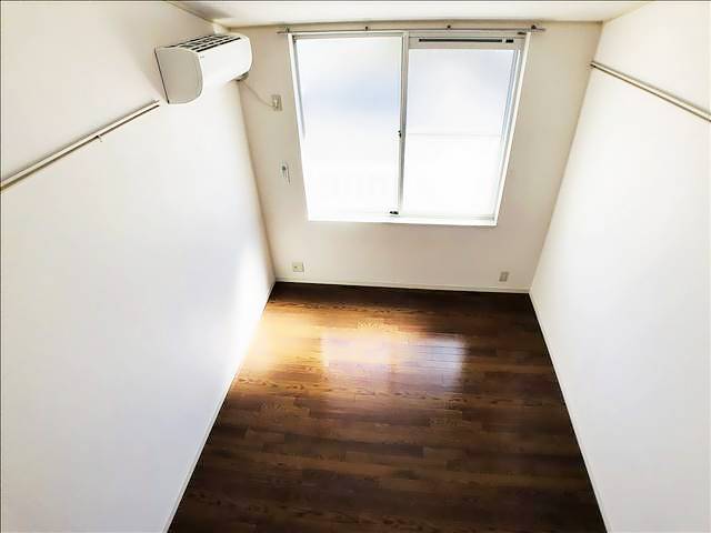エステートピア浅井Ⅱ ロフトからの部屋の様子
