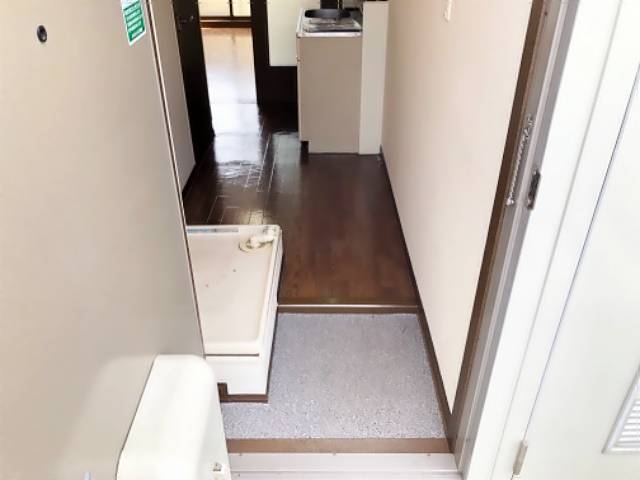 モナークB 玄関