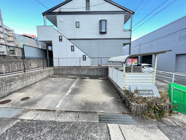 プランドール 駐車場