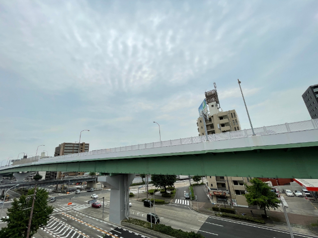 アヴァーンスＦ 駐車場