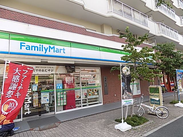 アールズテラス大曽根 ファミリーマート