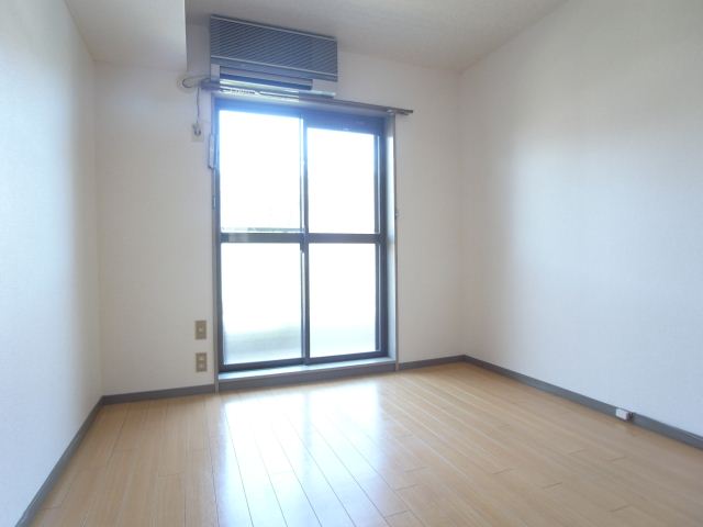 幸川マンション南館 洋室