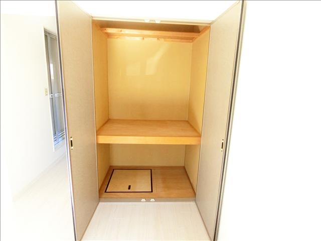 アーバンハイツ西新 収納