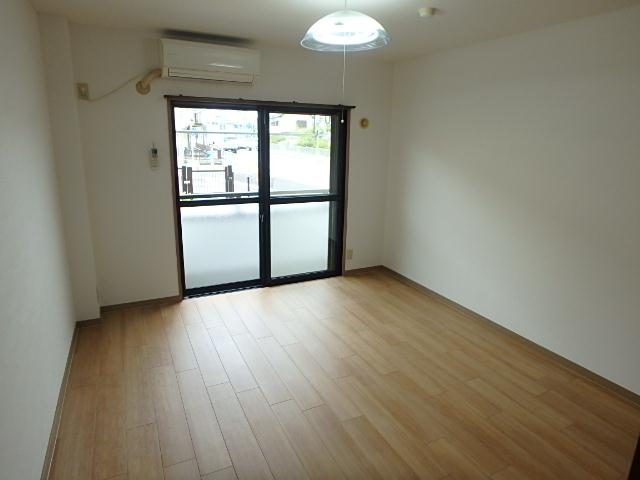アド・イン リビング