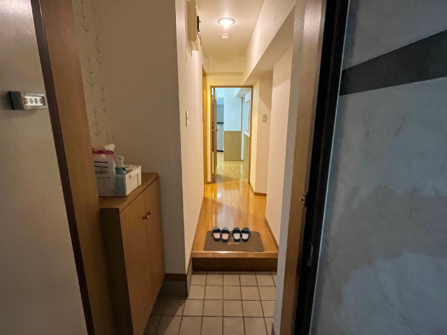 グレイス新栄 玄関