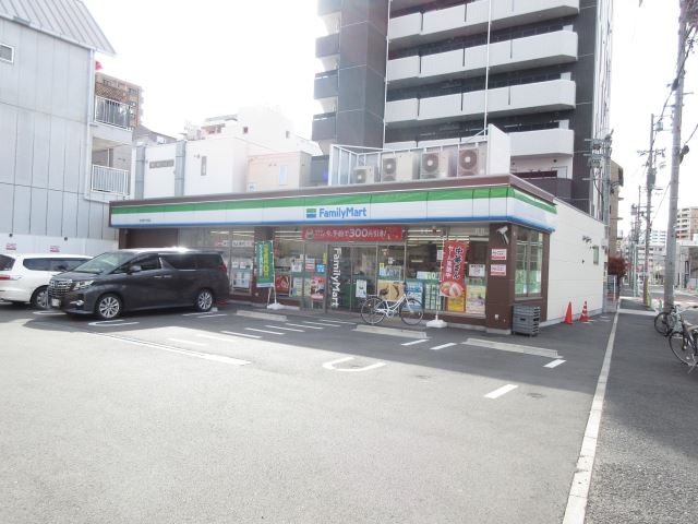 メゾン和泉 ファミリーマート
