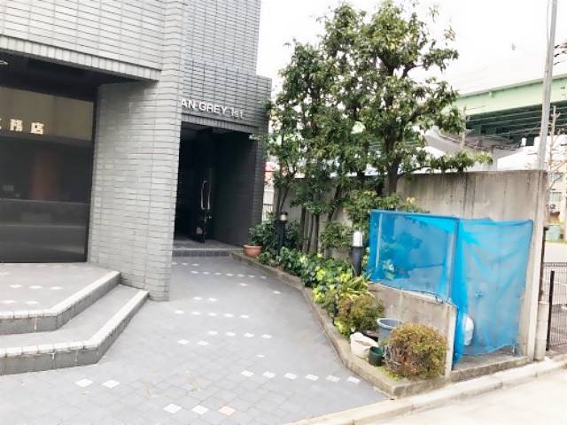 アーバングレーファースト エントランス