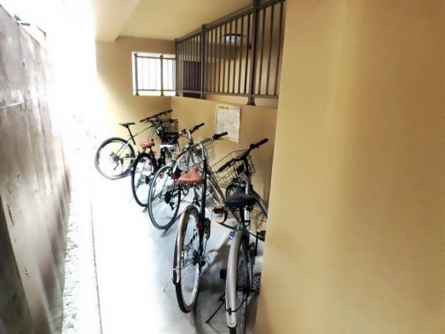 コングリシーヌ 駐車場