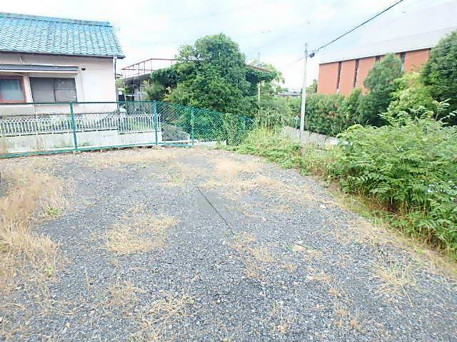コーポ山里 駐車場