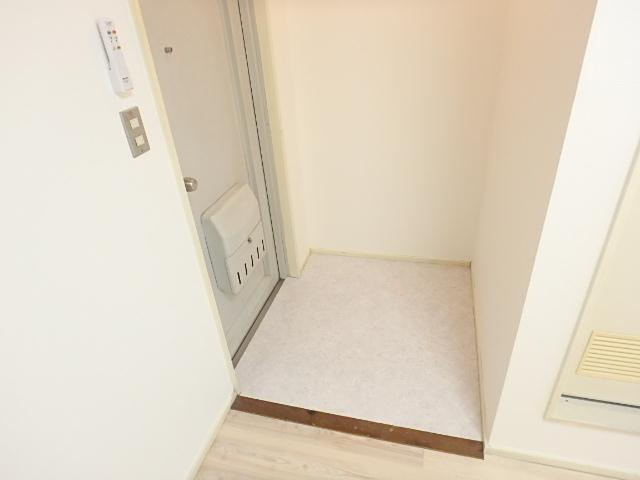 リバティビレッジ 玄関