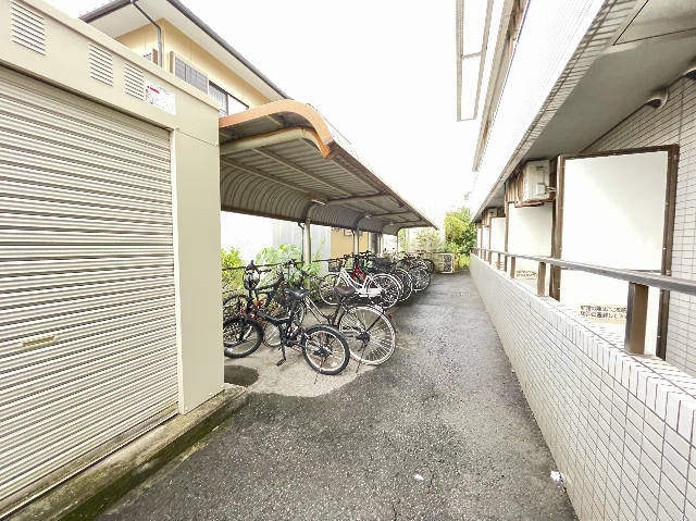 arr heights 平針　 駐車場