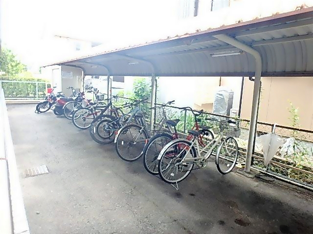 arr heights 平針　 駐車場