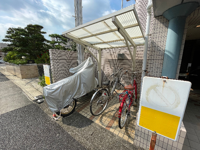 メゾン・ド・エルバージュ 駐車場