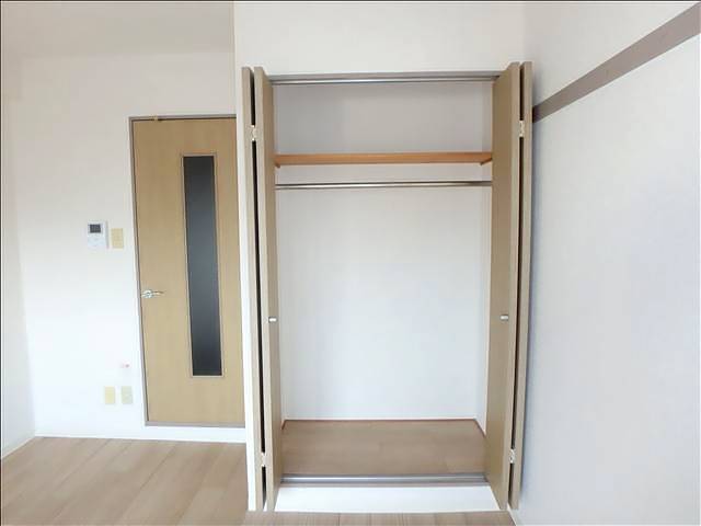 トリコロールハウス加藤 収納