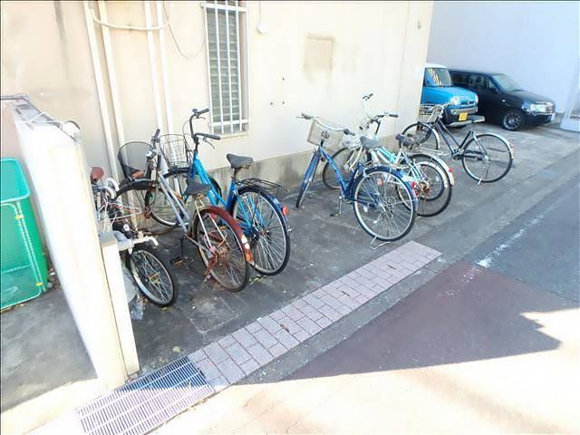 ラ・スール原 駐車場