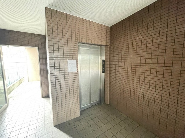 ウインズ原 ロビー