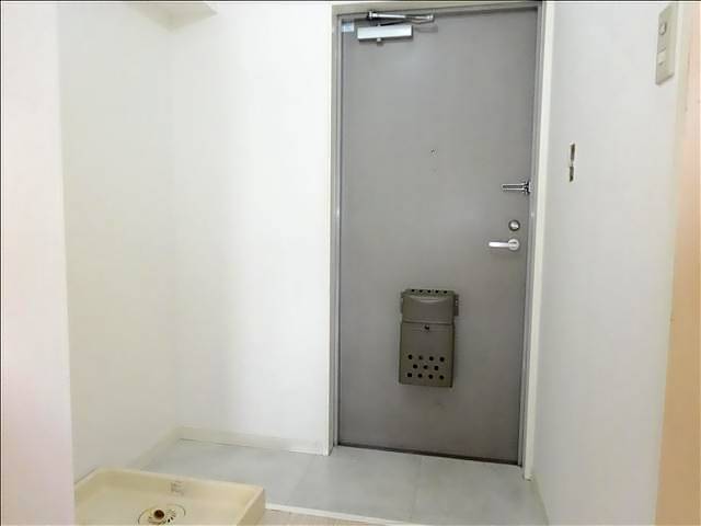 アヴニール菊水 玄関