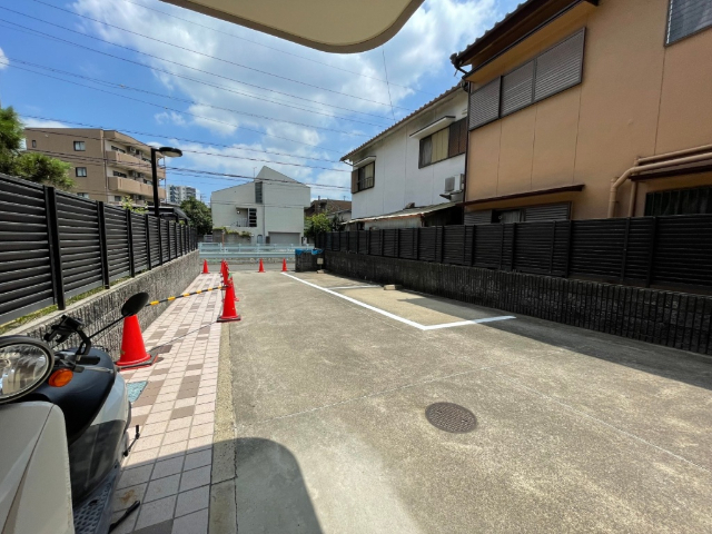 セントラルハイツ川名 駐車場