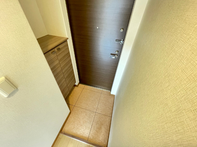 フォレスト那古野 窓が多いので明るいお部屋です