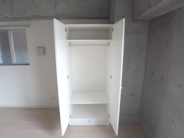 アールヴヘイム 収納