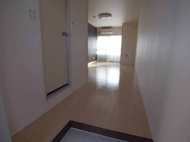 メゾン西畑 玄関