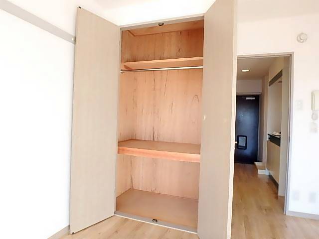 フラワール駒方 収納