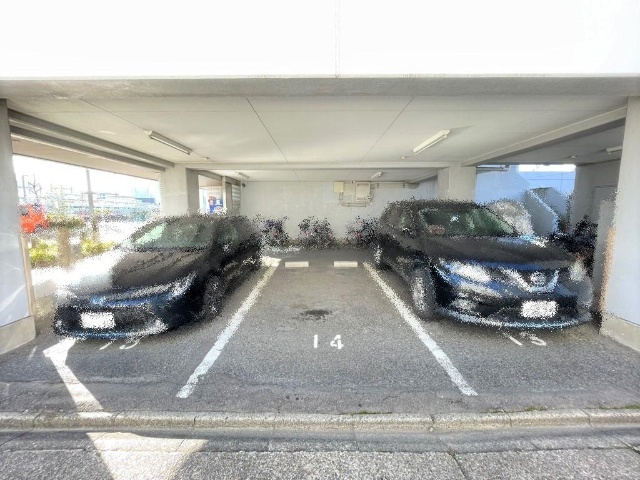リバーサイドドリーム 駐車場