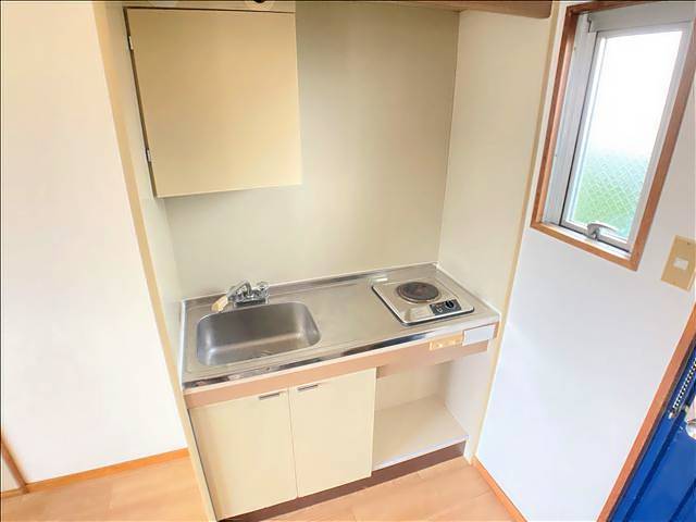 ライフ白金 上下に収納があり使いやすいキッチンです。