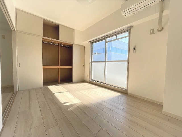 リバーサイドドリーム 南向きで日当たり良く寝室に最適です。