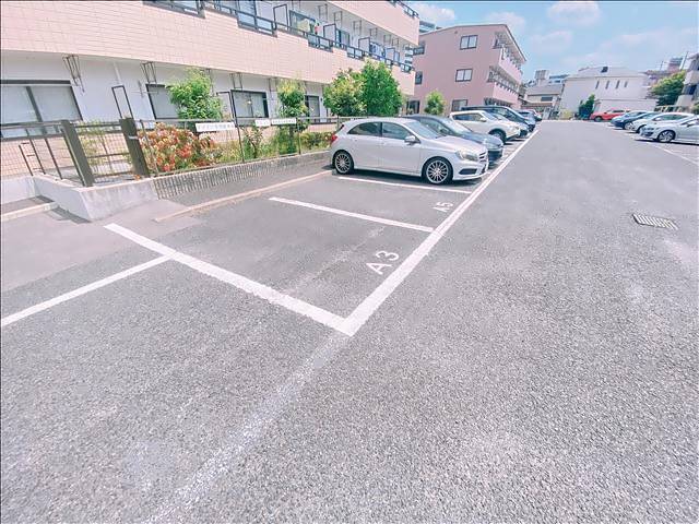 アド・イン 駐車場