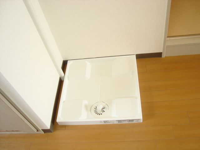 エンジェル御器所 室内洗濯機置場です。