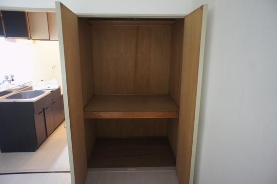 川本マンション 大きな収納があります。