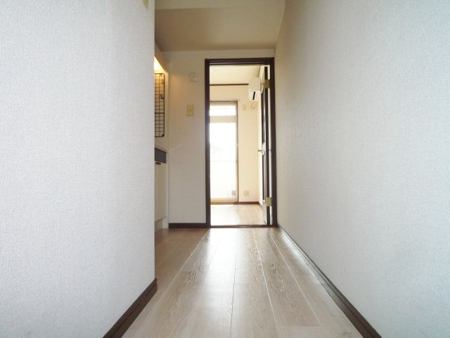 フラッツ本郷 玄関