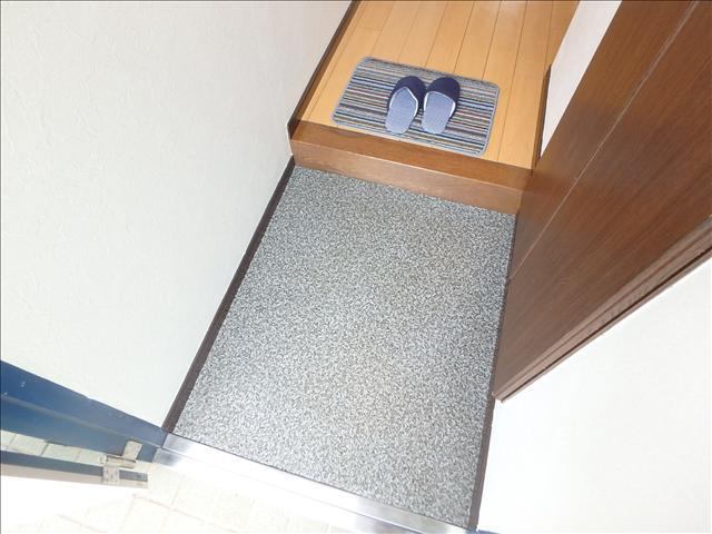 シャトレー中平 玄関