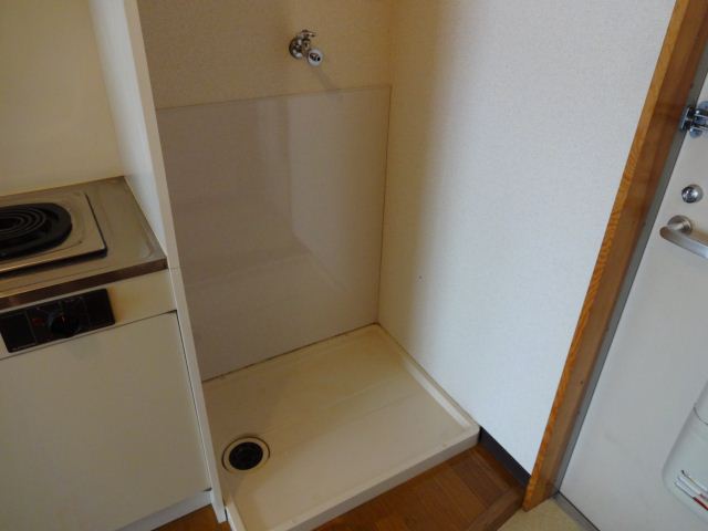 ベネッセヤマダ 室内洗濯機置場です