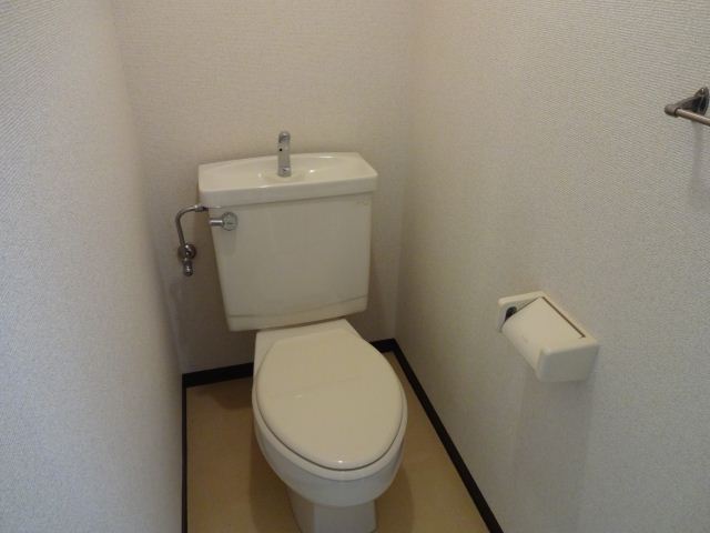 ベネッセヤマダ 清潔感あるトイレスペースです