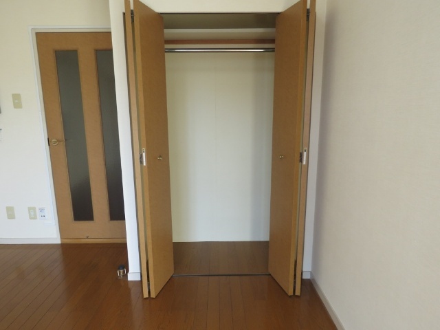 ホワイトヒルズ本山 収納