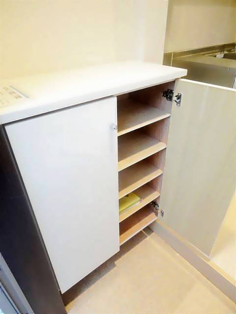 クレバネス町屋 玄関