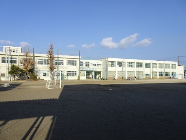 ヴィラニシムラ 津市立豊津小学校