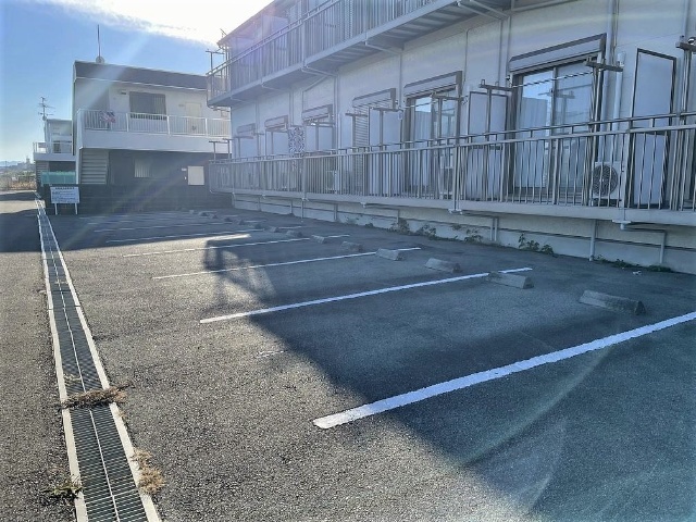クレバネス町屋 駐車場