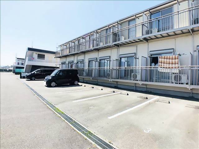 クレバネス町屋 駐車場